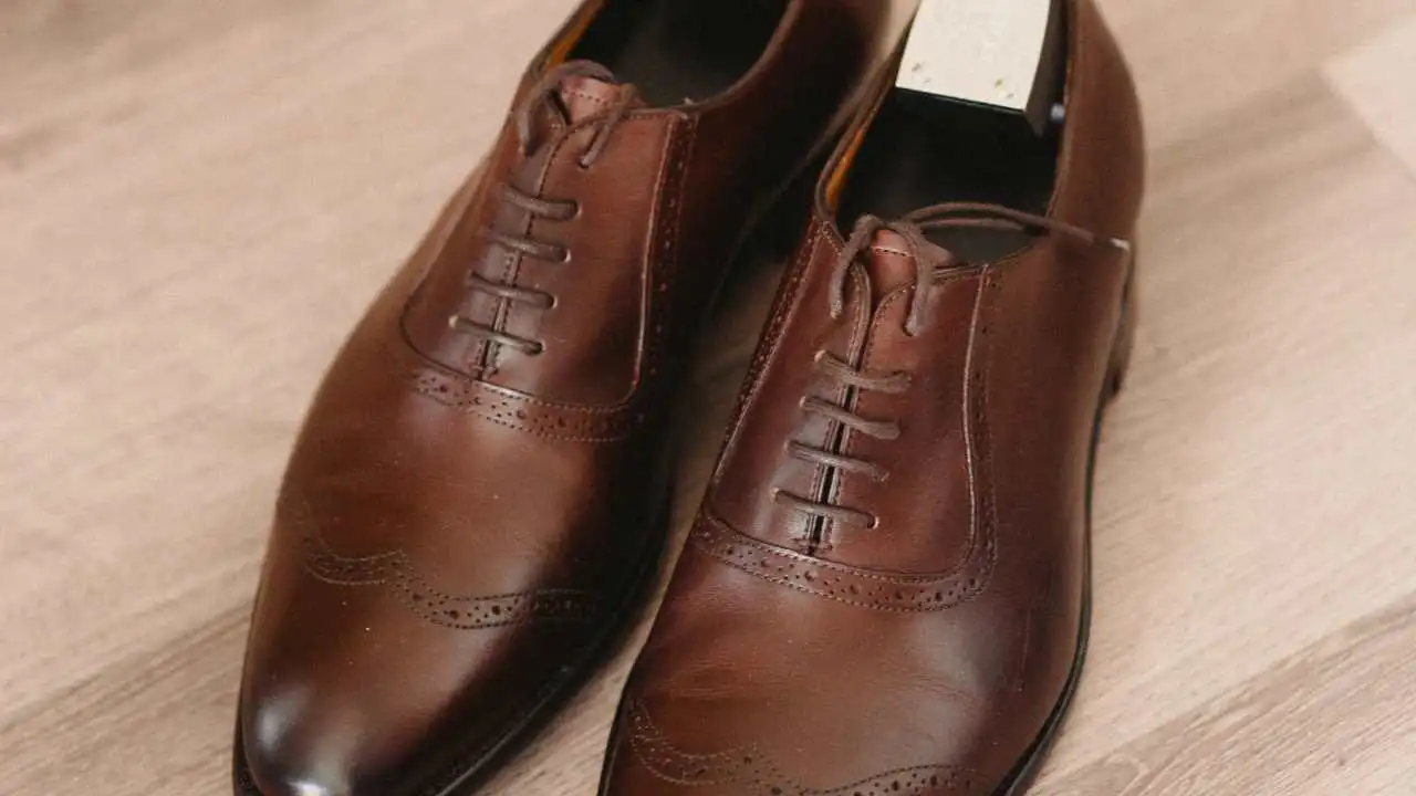 Comfortable shoes for groom in brown color