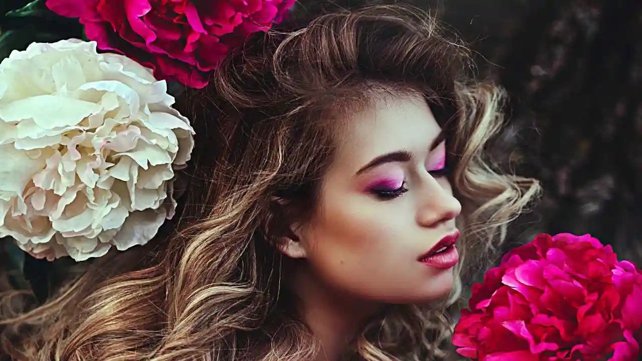 Eye makeup and hairstyle