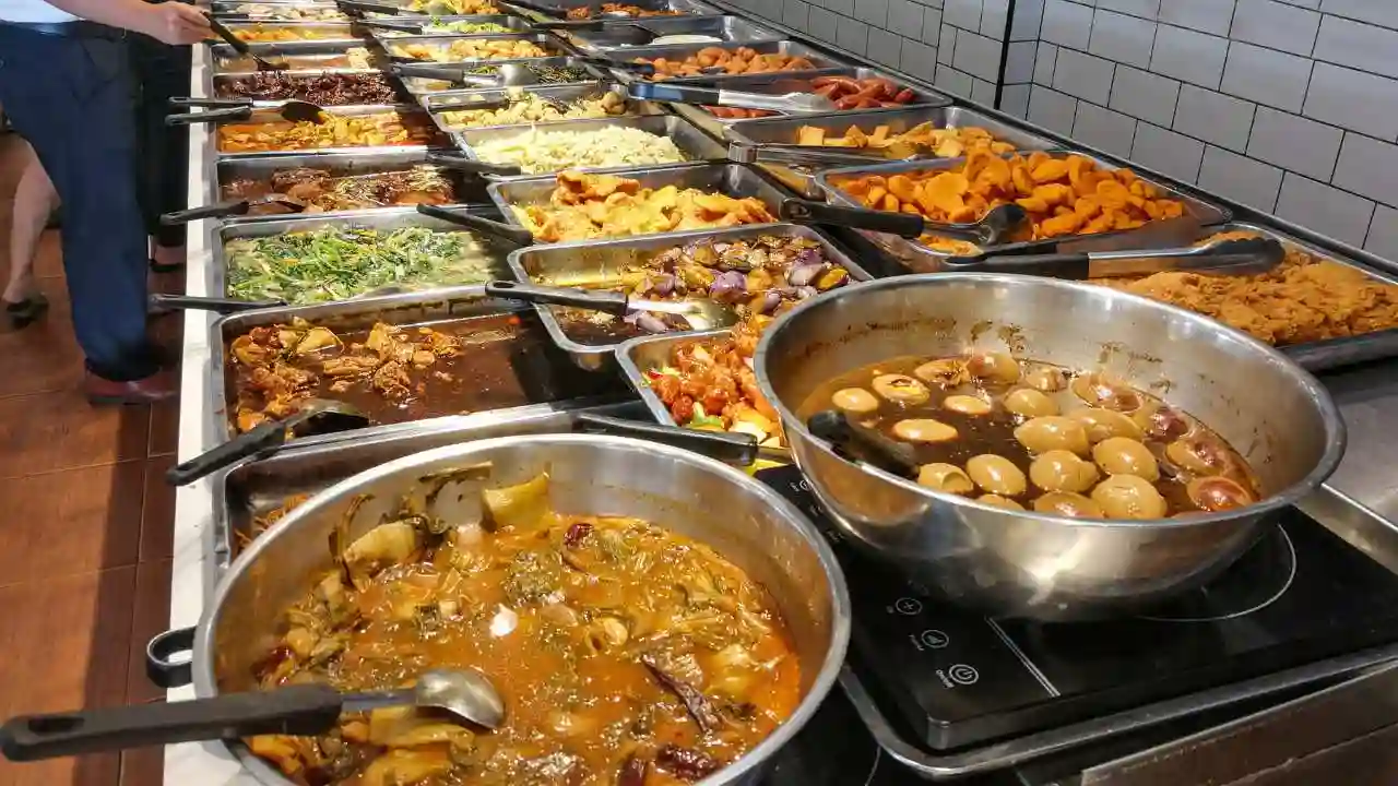 chinese foood in buffet