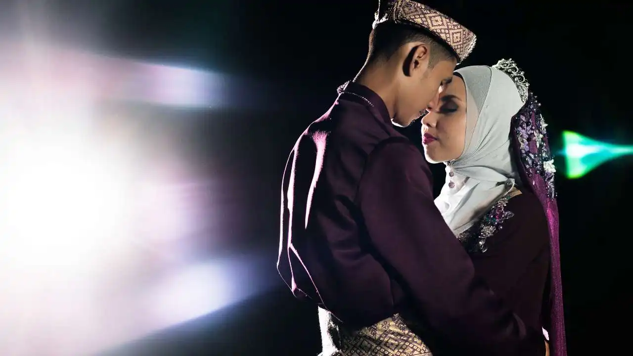 wedding photo of Malay couple